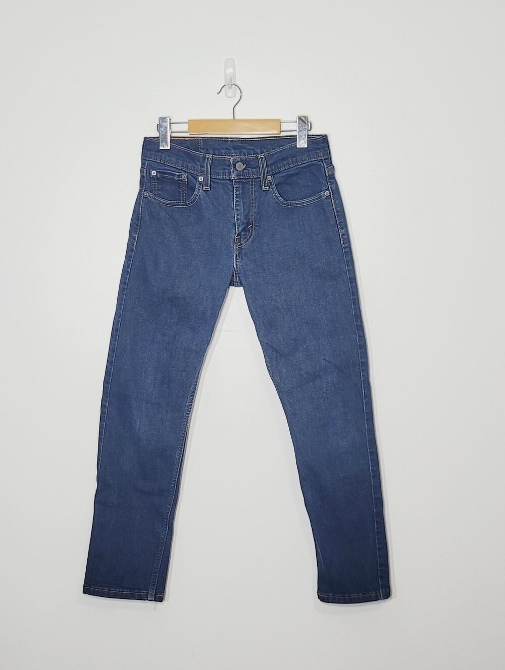 Levi's. Strauss Classic Blue Jeans Cotton Blend Denim Pockets Waist 28 Length 30